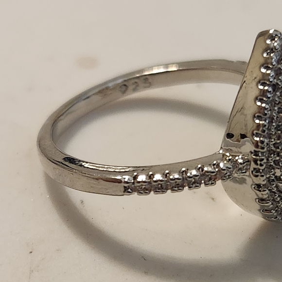 New Pear 1.5 CT 925 Sterling Silver Diamond Ring - Picture 6 of 6